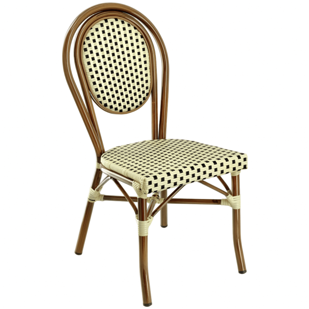 Ein Rattanstuhl mit gebogener Rückenlehne und schwarz-weiß geflochtener Sitzfläche, ideal als Stuhl für Stühle mieten Events